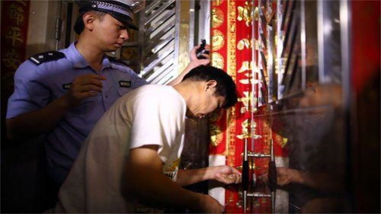 营口请开锁师傅开了锁后，师傅为什么一般都不进门，就算主人请也不进去？